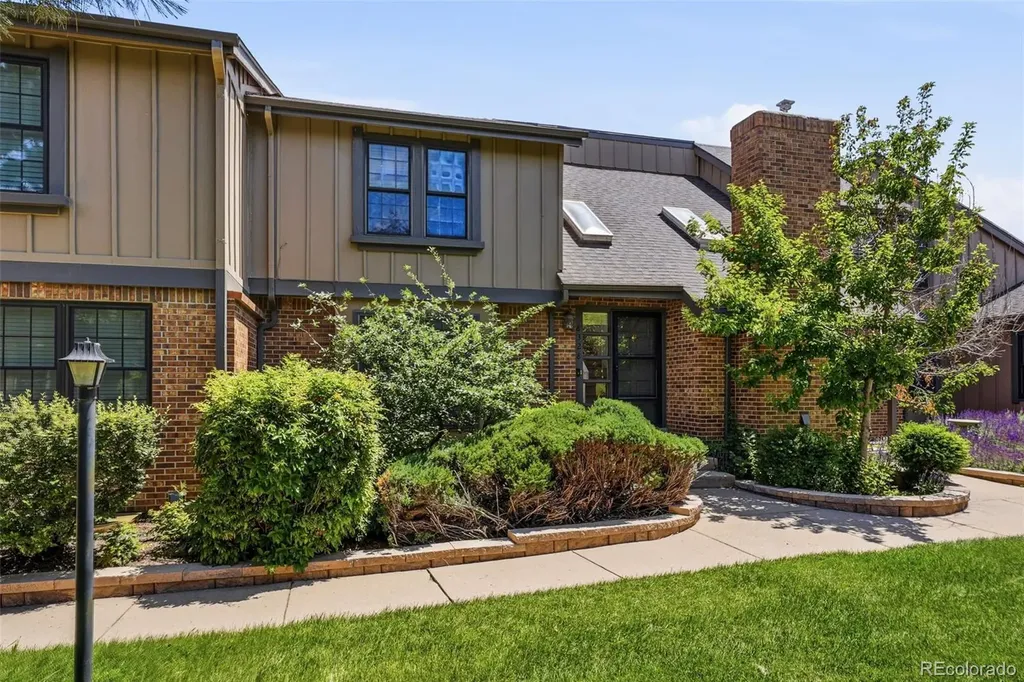 8328 E Phillips Place Centennial CO 80112