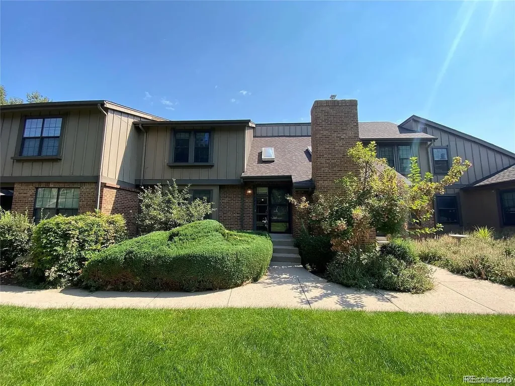 8328 E Phillips Place Centennial CO 80112