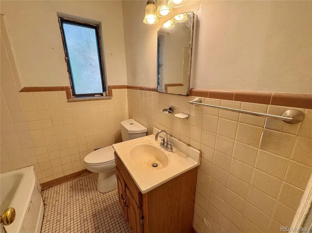 4028 Batavia Place Denver CO 80220