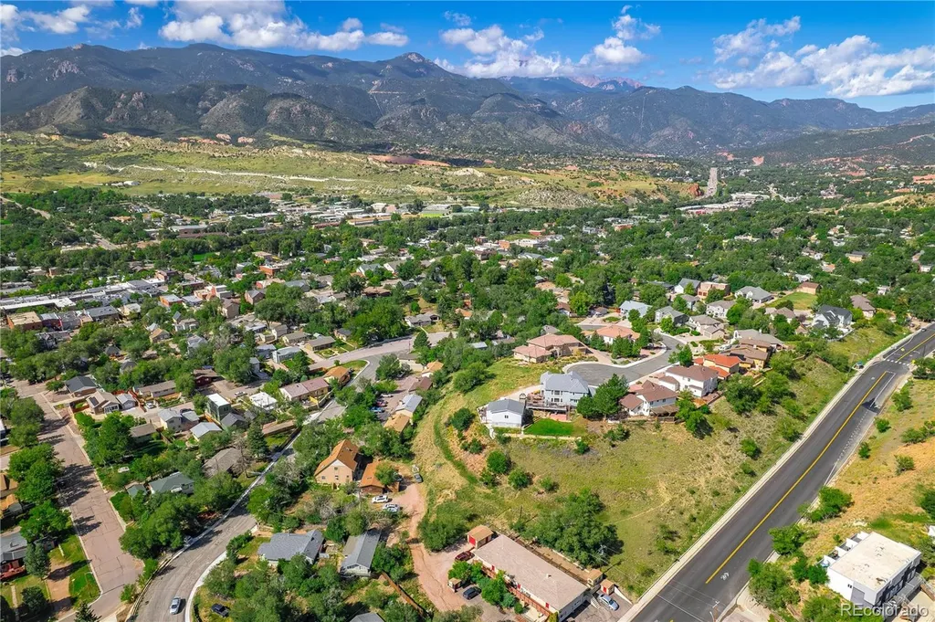 222 Wine Street Colorado Springs CO 80904