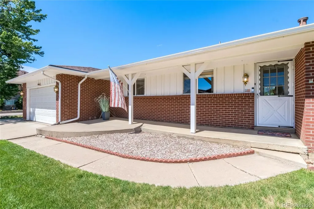 8711 S Ammons Street Littleton CO 80128