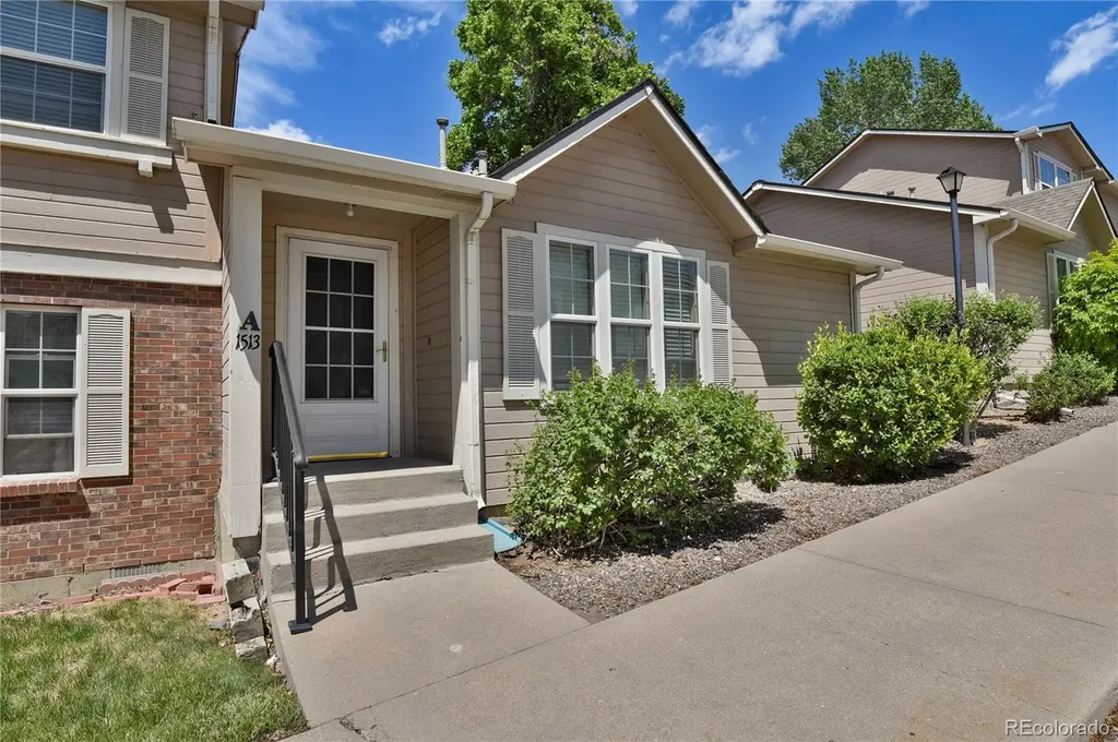 1513 S Ouray Circle Aurora CO 80017