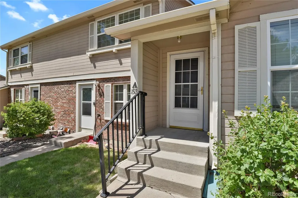 1513 S Ouray Circle Aurora CO 80017