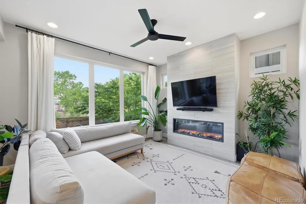 5859 Zuni Court Denver CO 80221