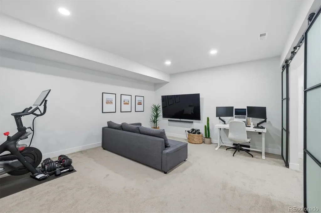 5859 Zuni Court Denver CO 80221