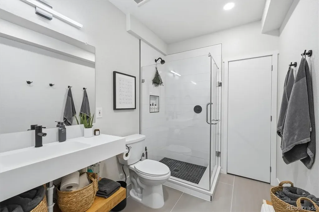 5859 Zuni Court Denver CO 80221