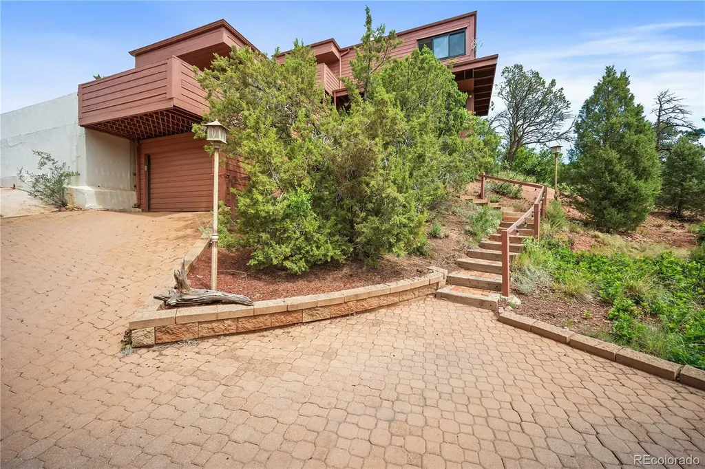 133 Via Vallecito Manitou Springs CO 80829