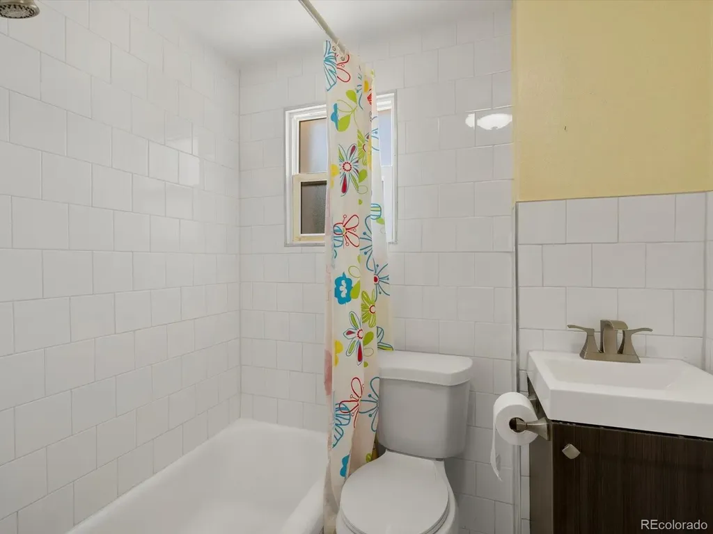 3971 W Kentucky Denver CO 80219