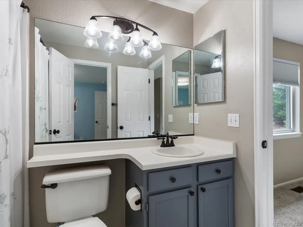4628 S Flanders Way Centennial CO 80015