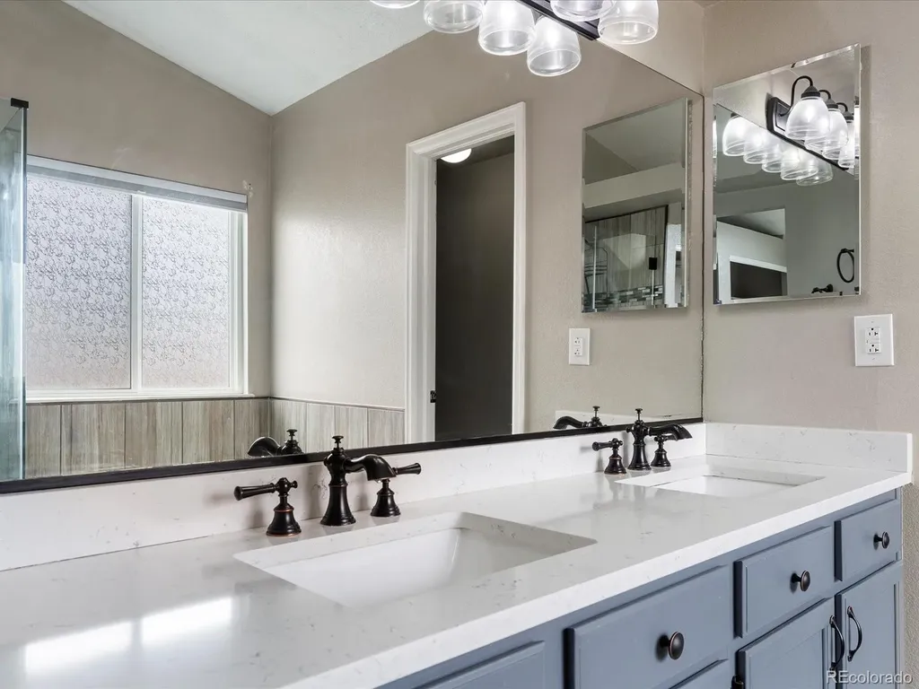 4628 S Flanders Way Centennial CO 80015