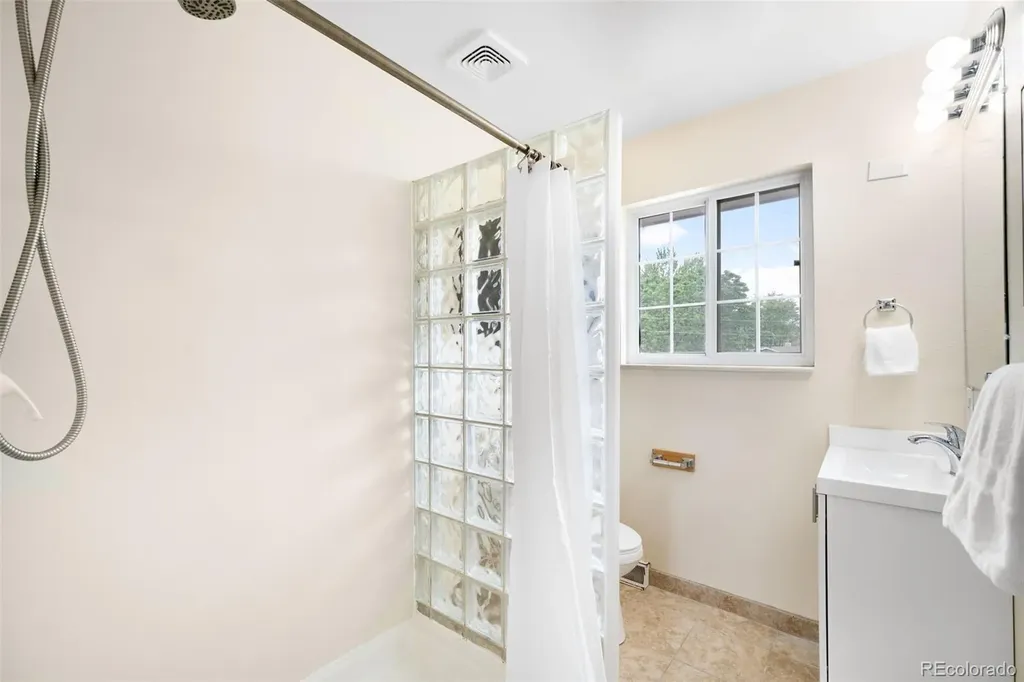 6984 S Spruce Drive Centennial CO 80112