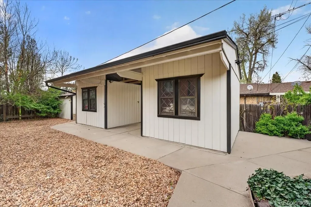 2303 Iris Street Lakewood CO 80215