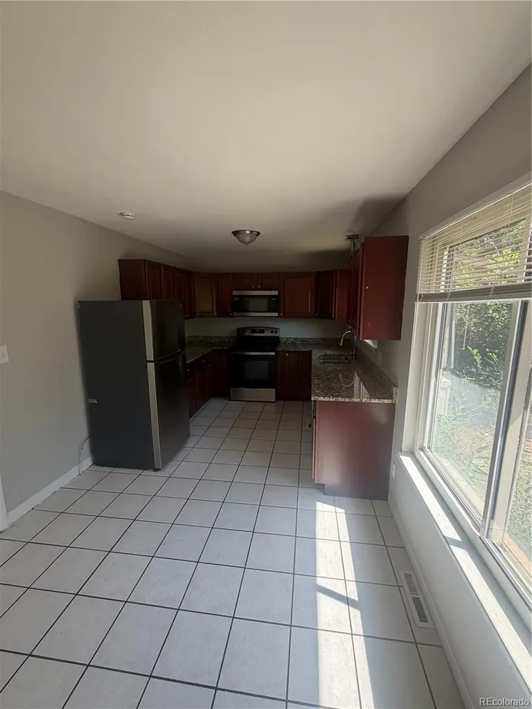 1006 S Macon Street Aurora CO 80012