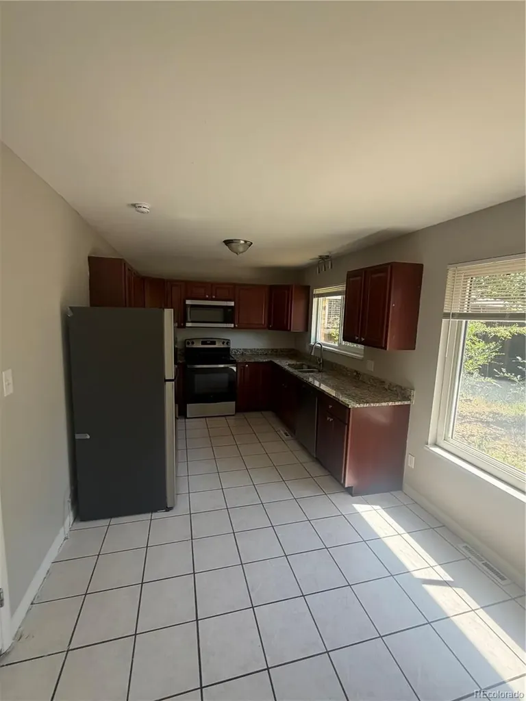 1006 S Macon Street Aurora CO 80012