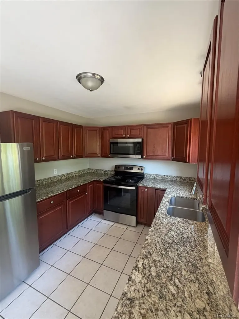 1006 S Macon Street Aurora CO 80012