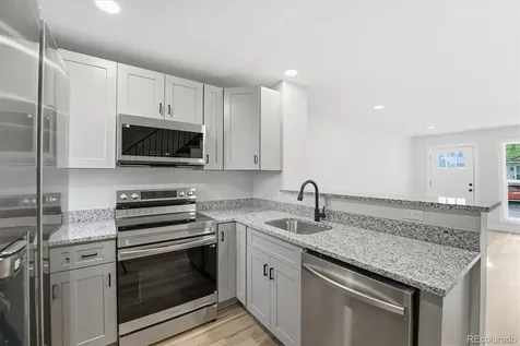 9800 W Cornell Place Lakewood CO 80227