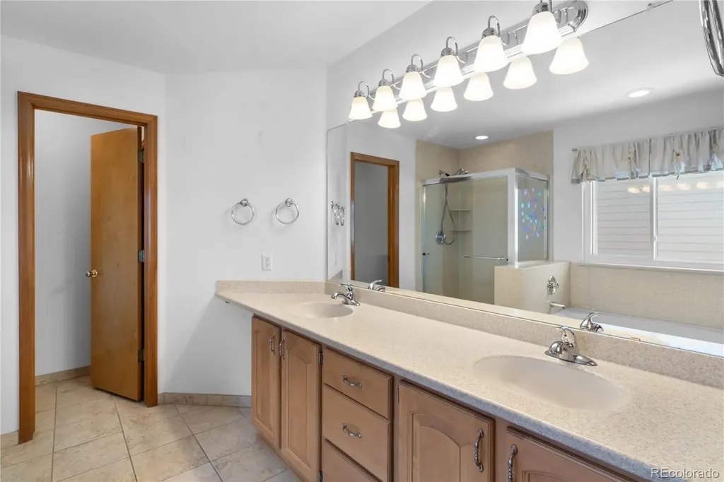 19062 E Chenango Circle Aurora CO 80015