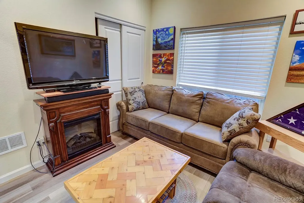 4809 S Logan Street Englewood CO 80113