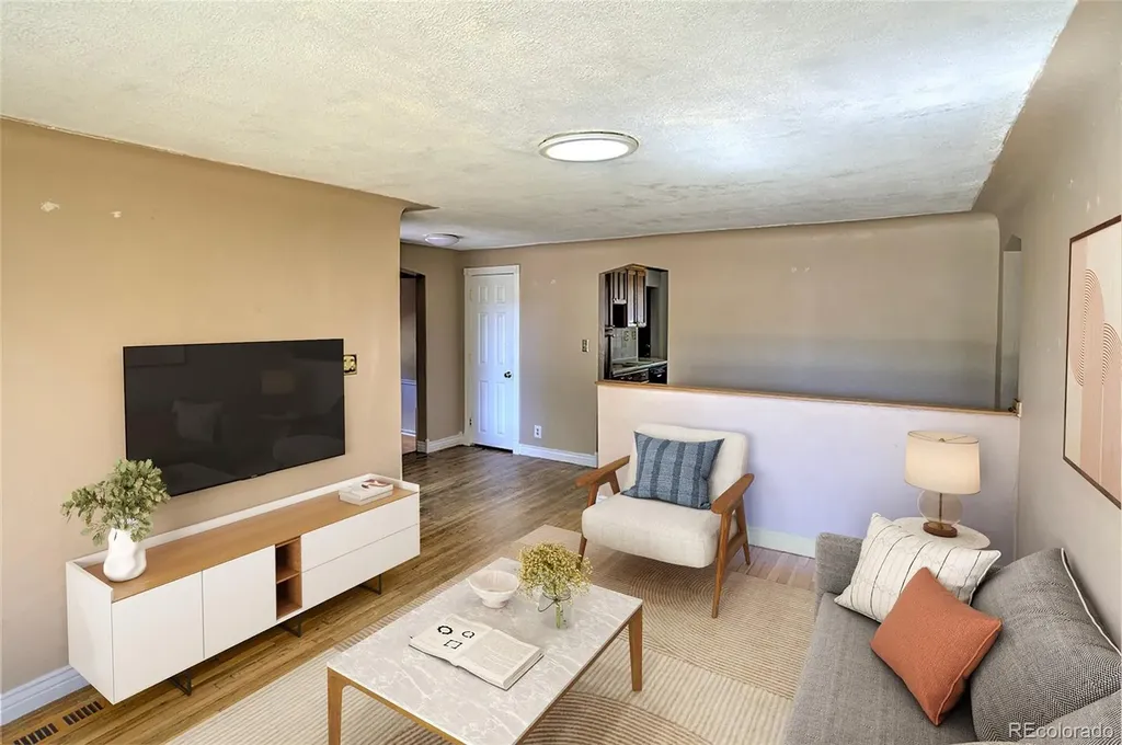 4809 S Logan Street Englewood CO 80113
