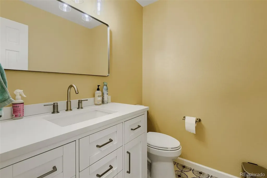 1435 E Irish Lane Littleton CO 80122