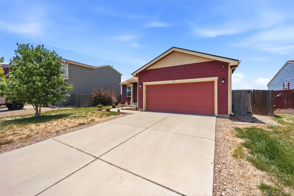 923 Stagecoach Avenue Brighton CO 80603