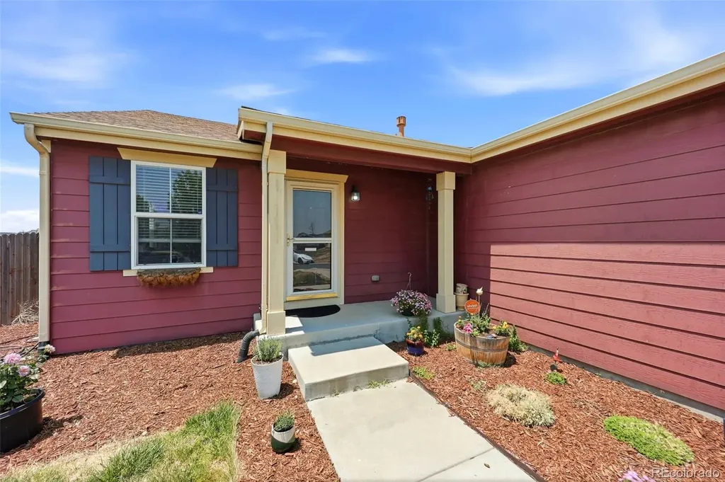 923 Stagecoach Avenue Brighton CO 80603