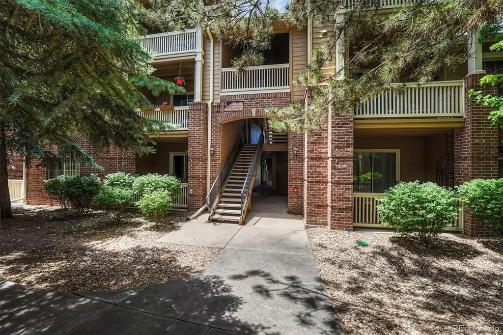 1651 W Canal Circle W Littleton CO 80120