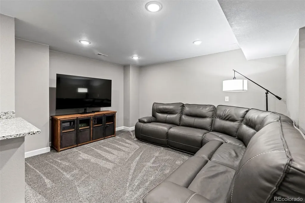 10359 Chinook Street Longmont CO 80504