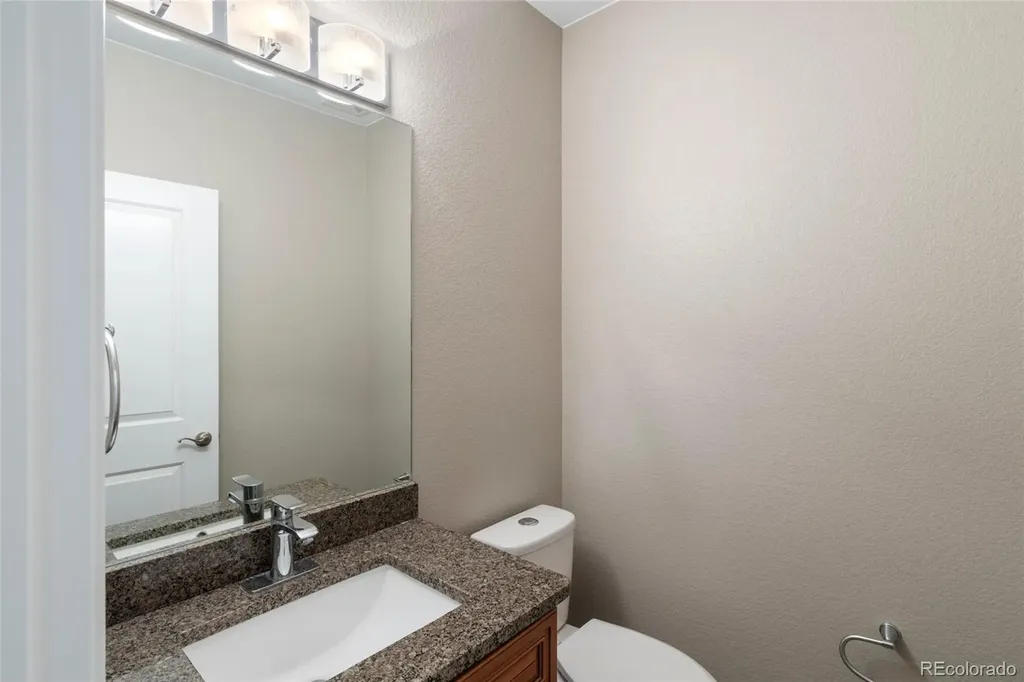 1131 S Balsam Court Lakewood CO 80232