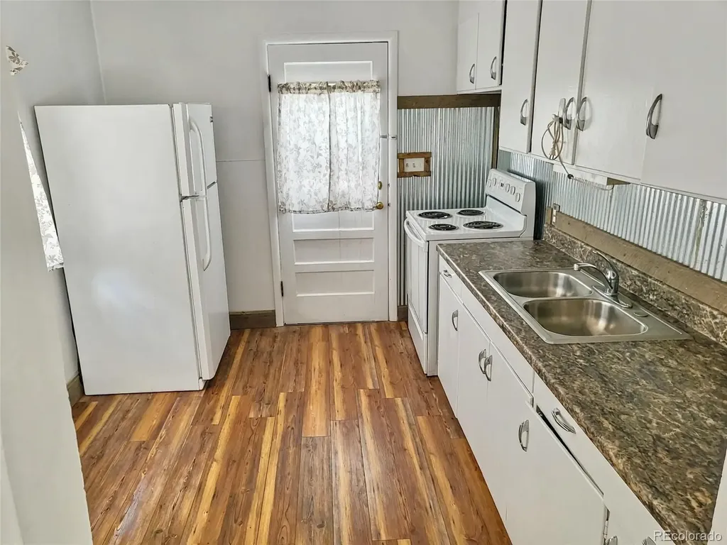212 Cimarron La Junta CO 81050