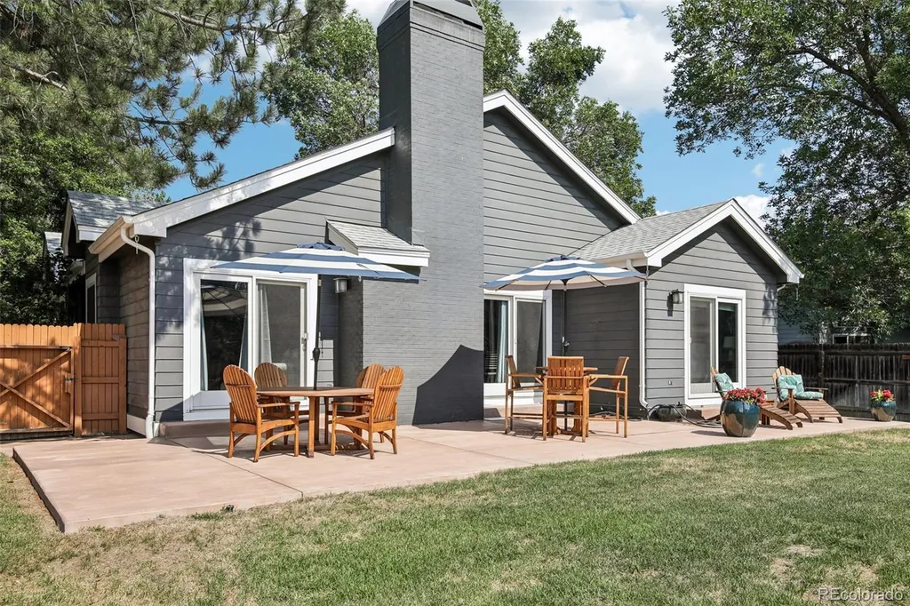 7100 Dry Creek Court Longmont CO 80503