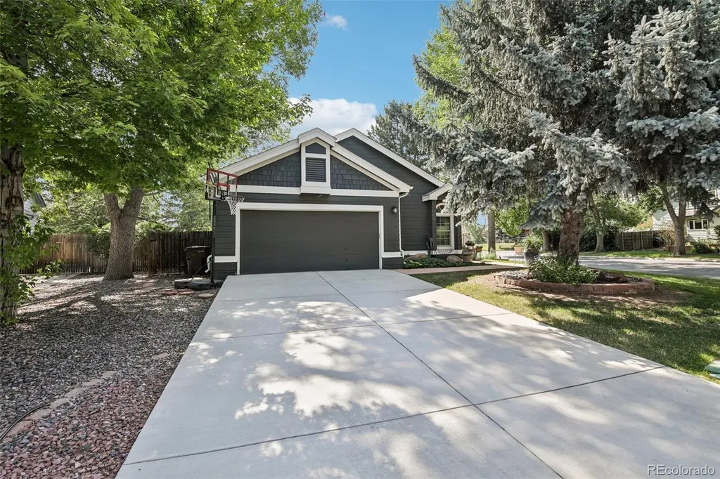 7100 Dry Creek Court Longmont CO 80503