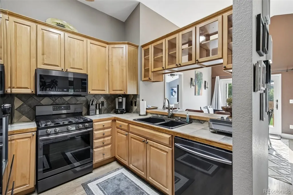 7100 Dry Creek Court Longmont CO 80503