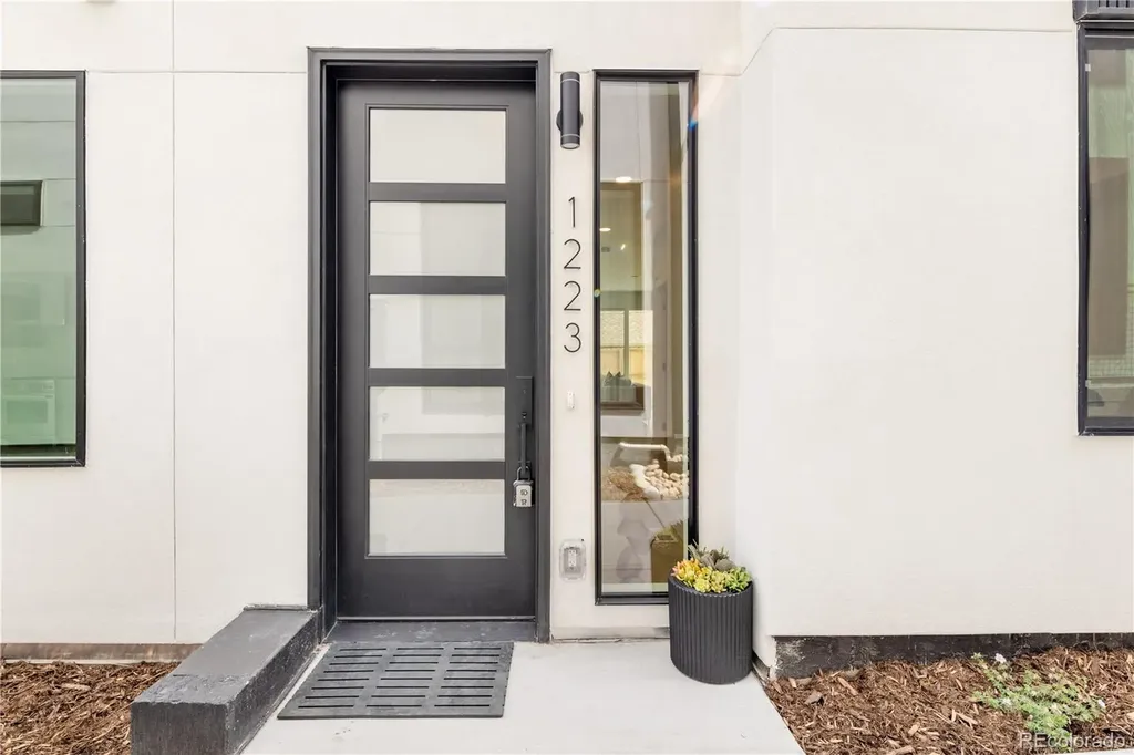 1223 Newton Street Denver CO 80204