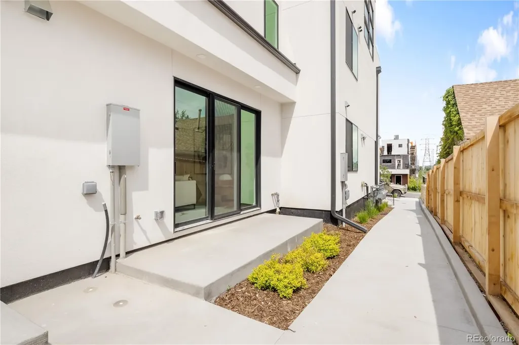 1223 Newton Street Denver CO 80204