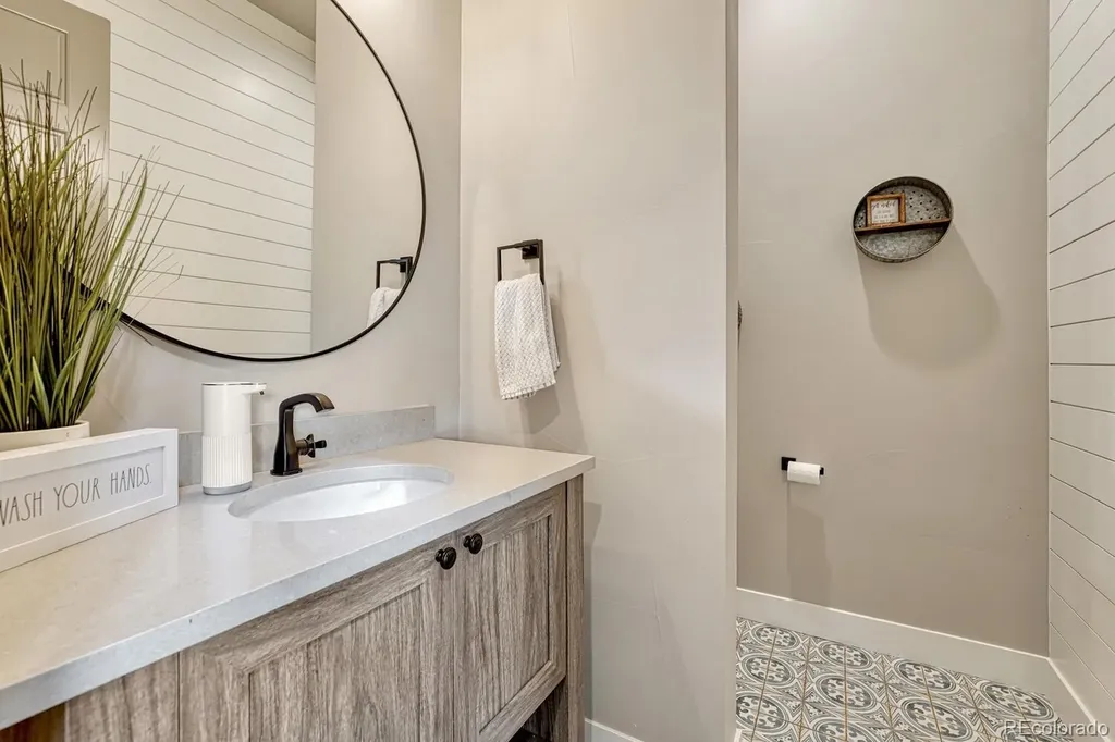 7961 S Langdale Way Aurora CO 80016