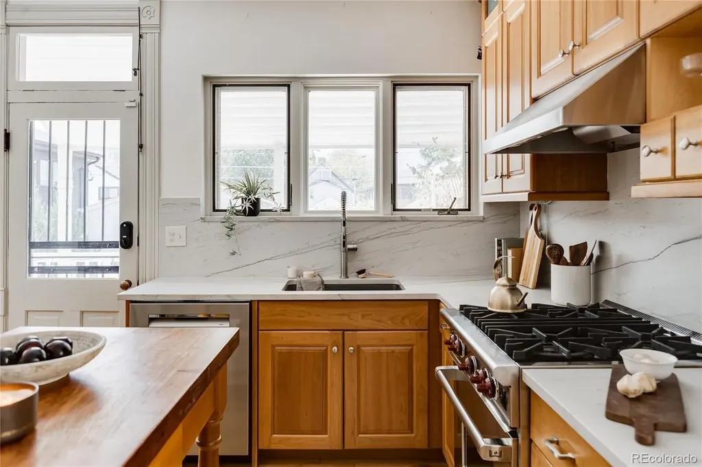 2339 N Emerson Street Denver CO 80205