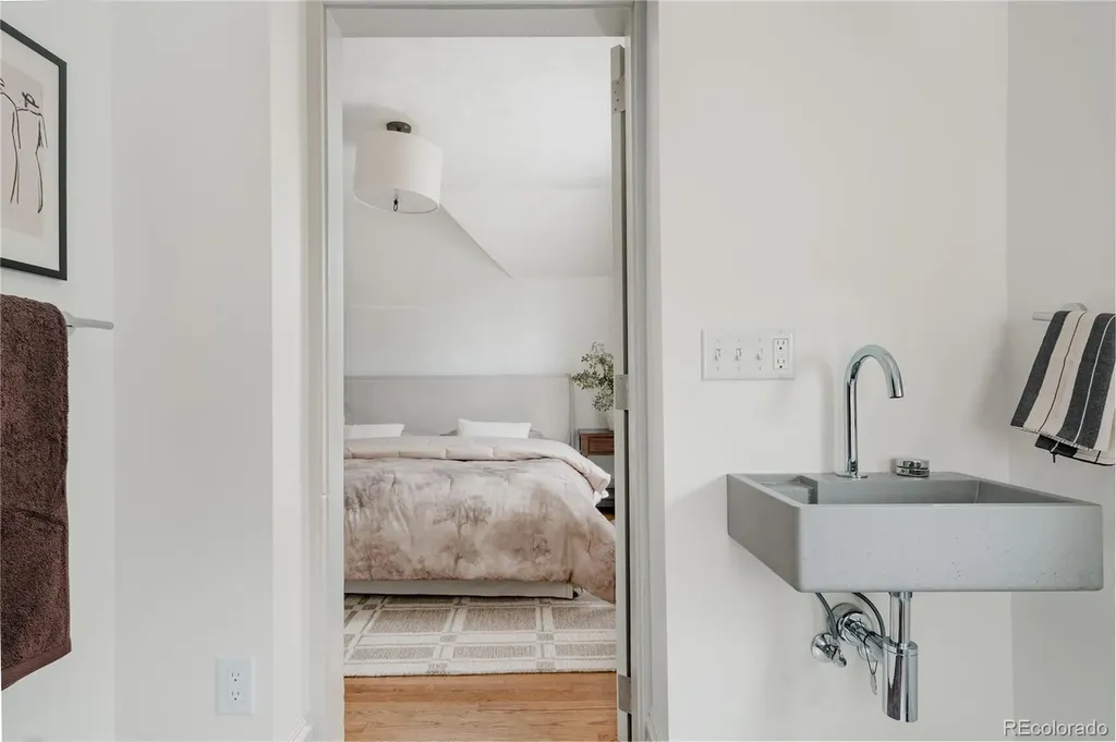 2339 N Emerson Street Denver CO 80205