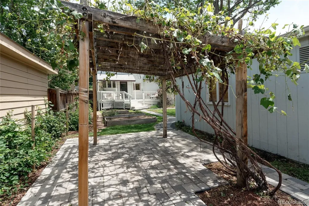 2339 N Emerson Street Denver CO 80205