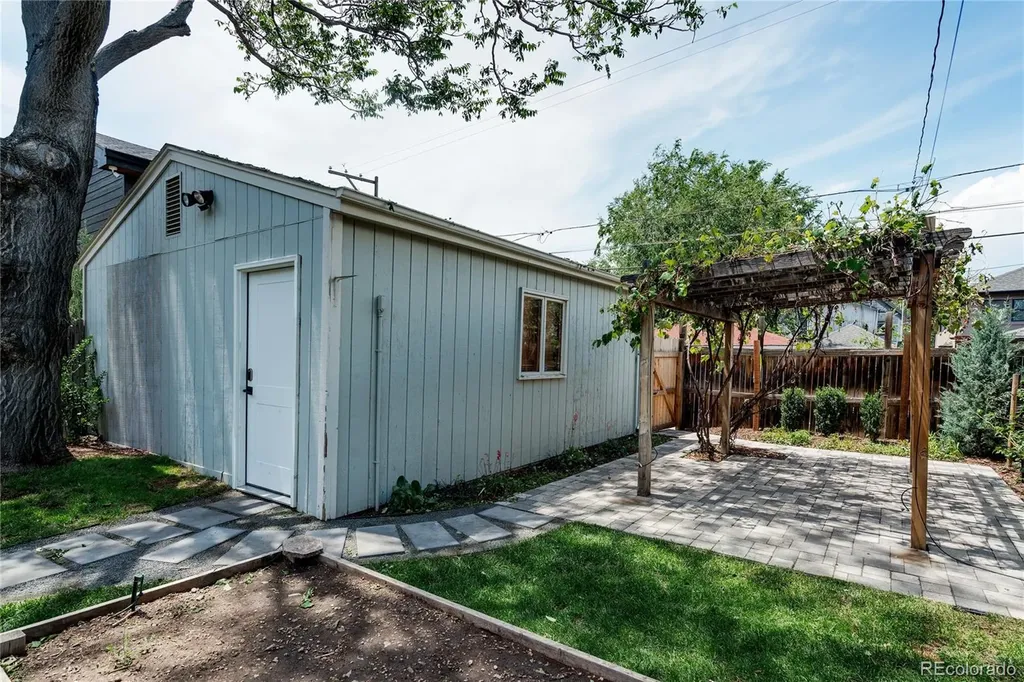 2339 N Emerson Street Denver CO 80205