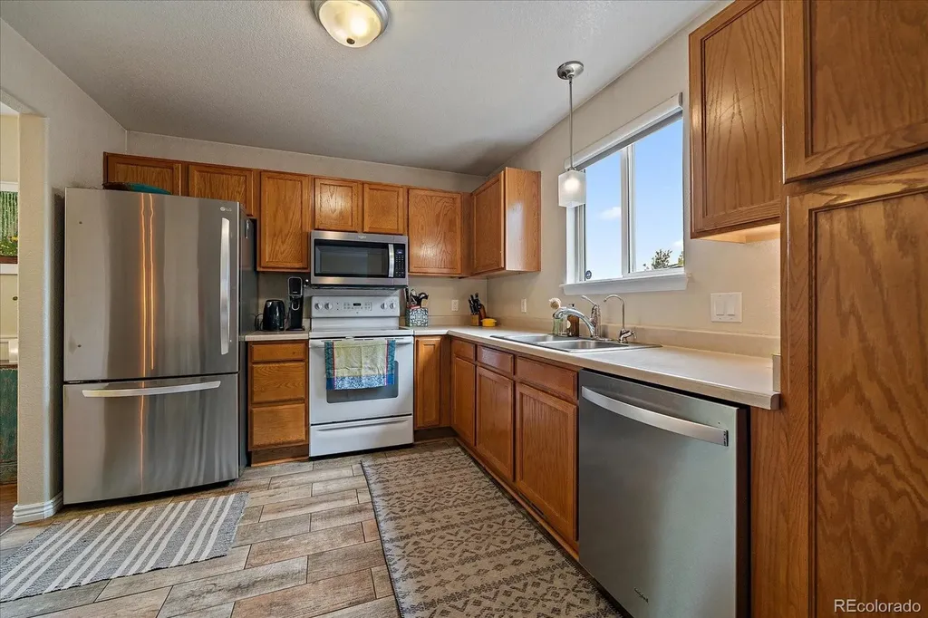 9672 Ironton Street Commerce City CO 80022
