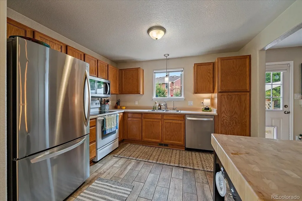 9672 Ironton Street Commerce City CO 80022