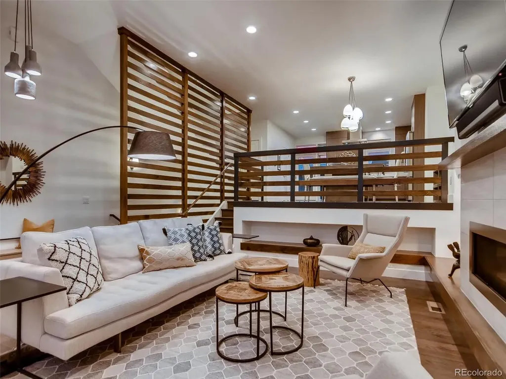 6739 E Lowry Boulevard Denver CO 80230