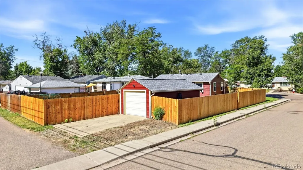 1346 Venice Street Longmont CO 80501