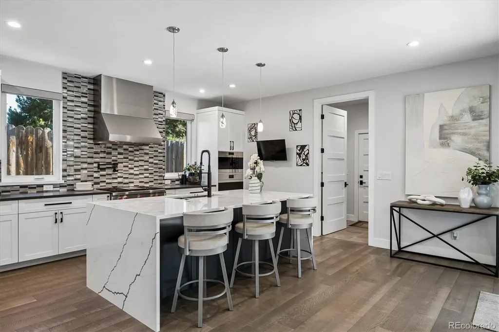 966 Saint Paul Street Denver CO 80206