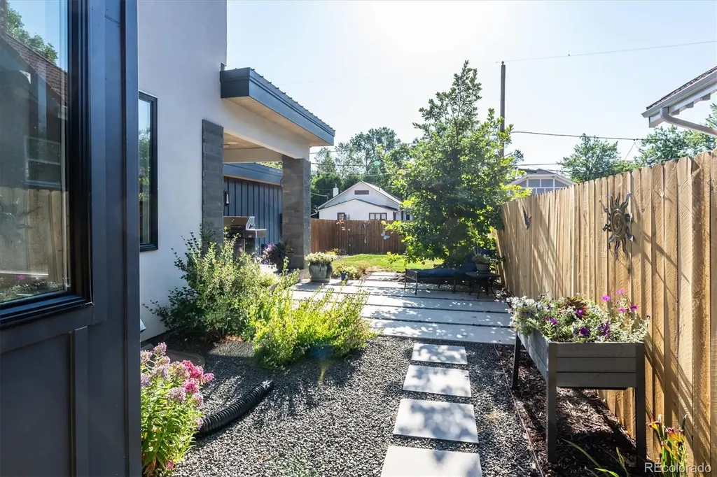 966 Saint Paul Street Denver CO 80206