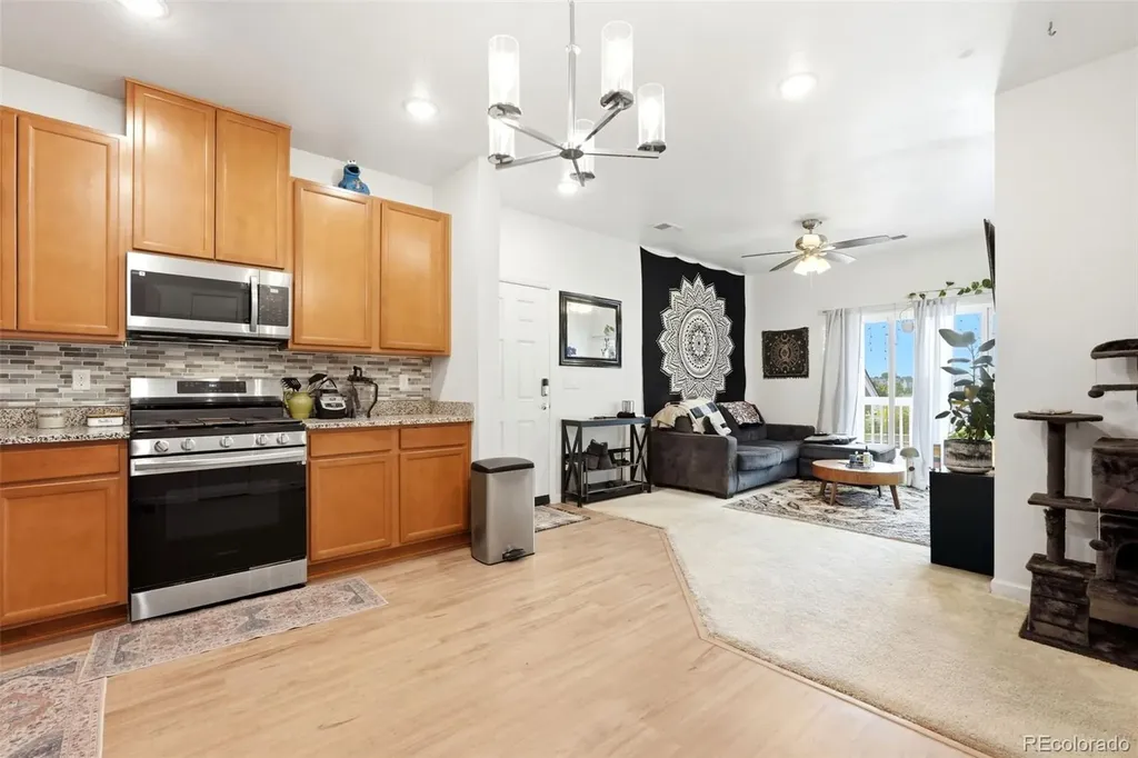 1861 S Dunkirk Street Aurora CO 80017