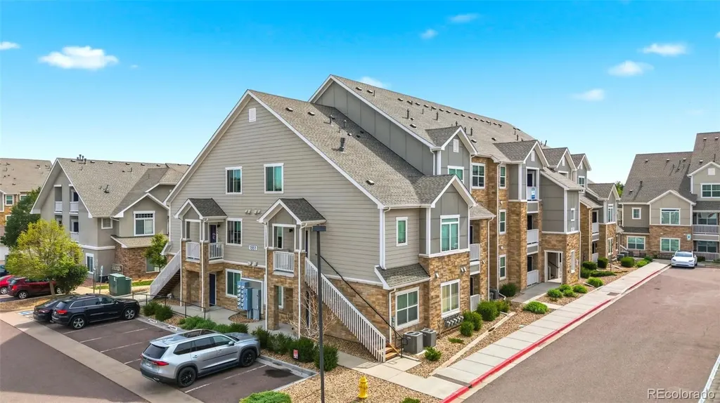 1861 S Dunkirk Street Aurora CO 80017