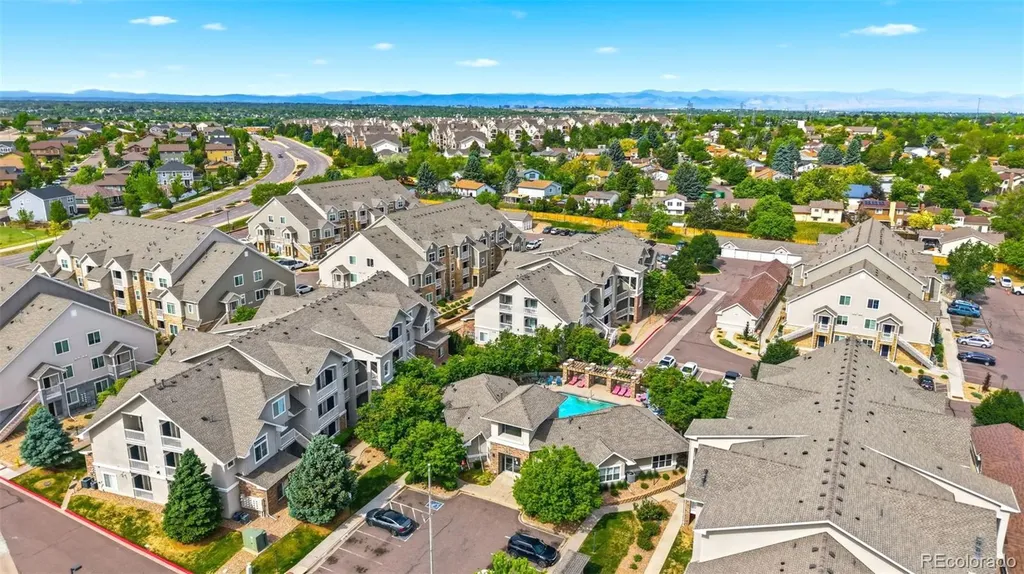 1861 S Dunkirk Street Aurora CO 80017