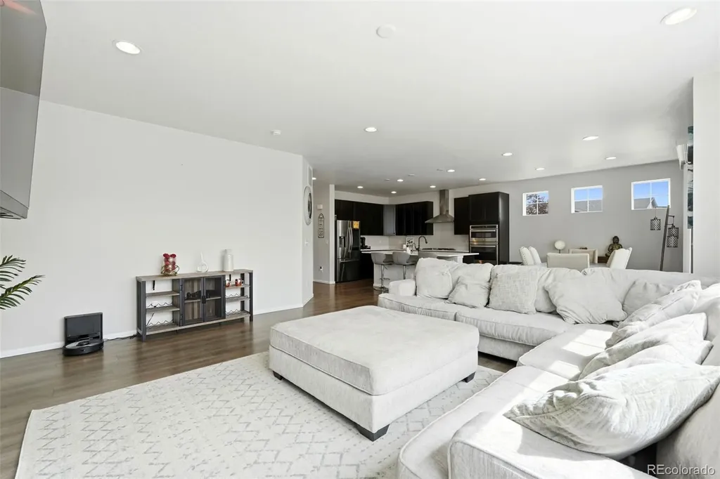 6802 S Uriah Street Aurora CO 80016